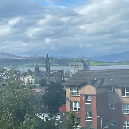 Spacious One Bedroom Flat, Entire Property. Greenock Eksteriør billede